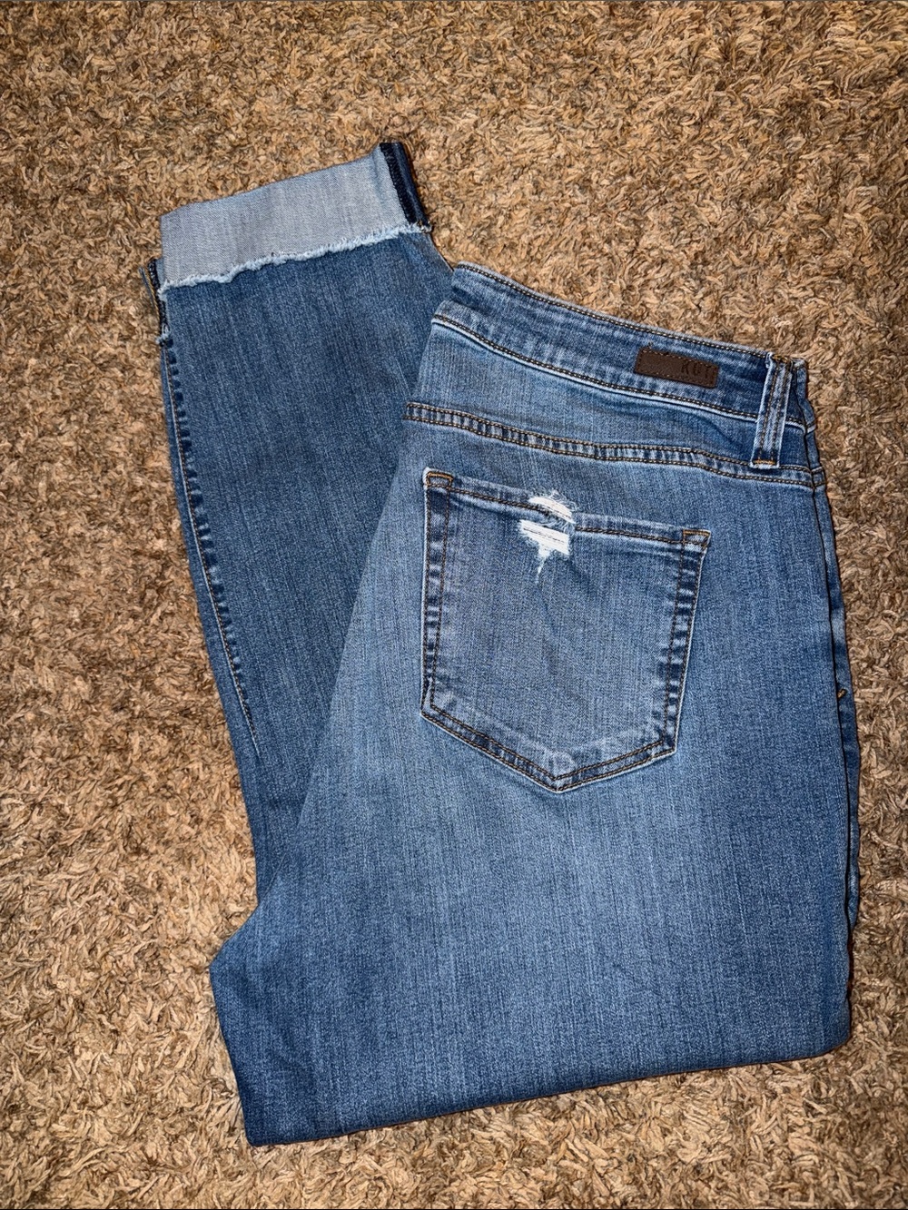 Kut from the Kloth Medium Blue Frayed Hem Cropped Jeans
